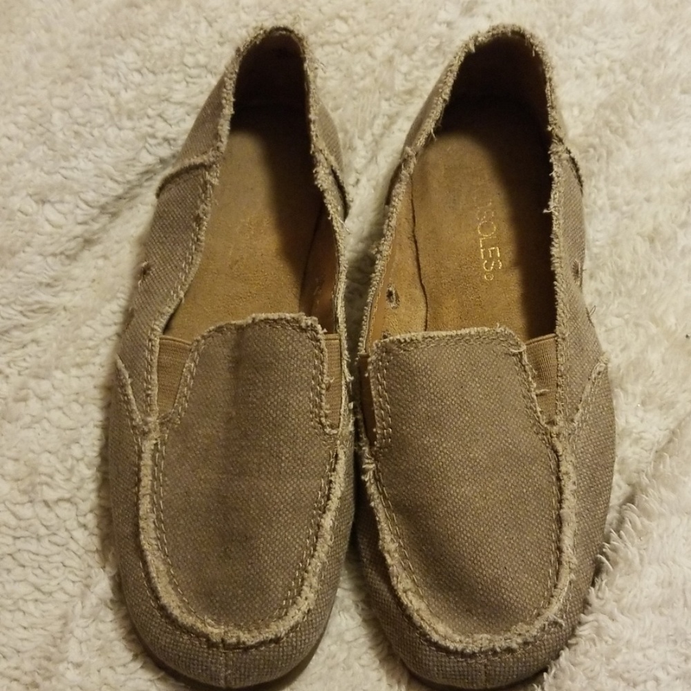 Light brown flats/loafers